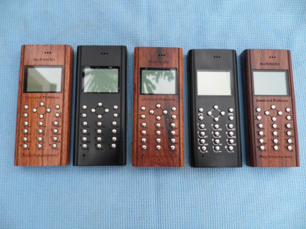 Mẫu vỏ điện thoại 1280 bằng gỗ
