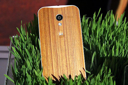Vỏ điện thoại bằng gỗ mang phong cách sành điệu mới mẻ 