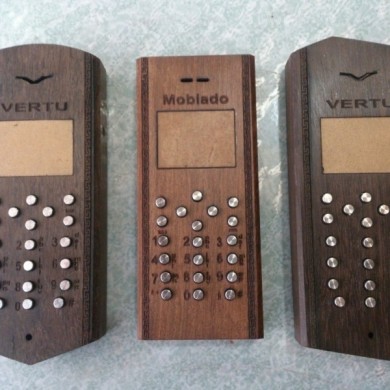 Vỏ gỗ điện thoại 1110i tháo lắp dễ dàng tiện lợi